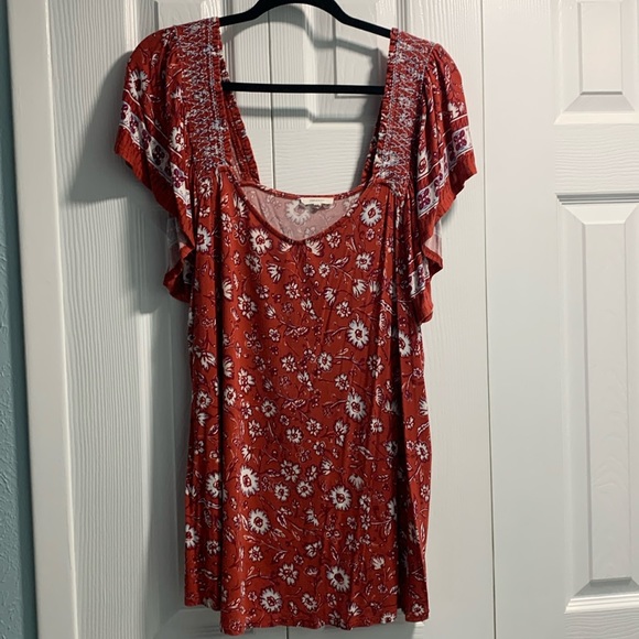 Brick Red Floral Maurice’s Top - Picture 2 of 11